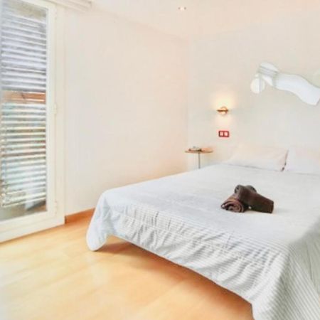 Apartamento En La Playa Con Terraza Apartment Комаруга Екстериор снимка