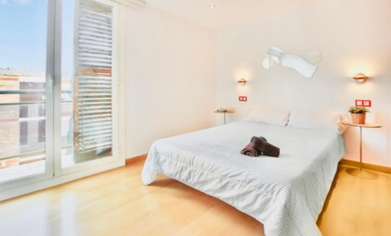 Apartamento En La Playa Con Terraza Apartment Комаруга Екстериор снимка