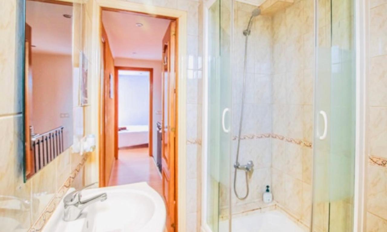 Apartamento En La Playa Con Terraza Apartment Комаруга Екстериор снимка
