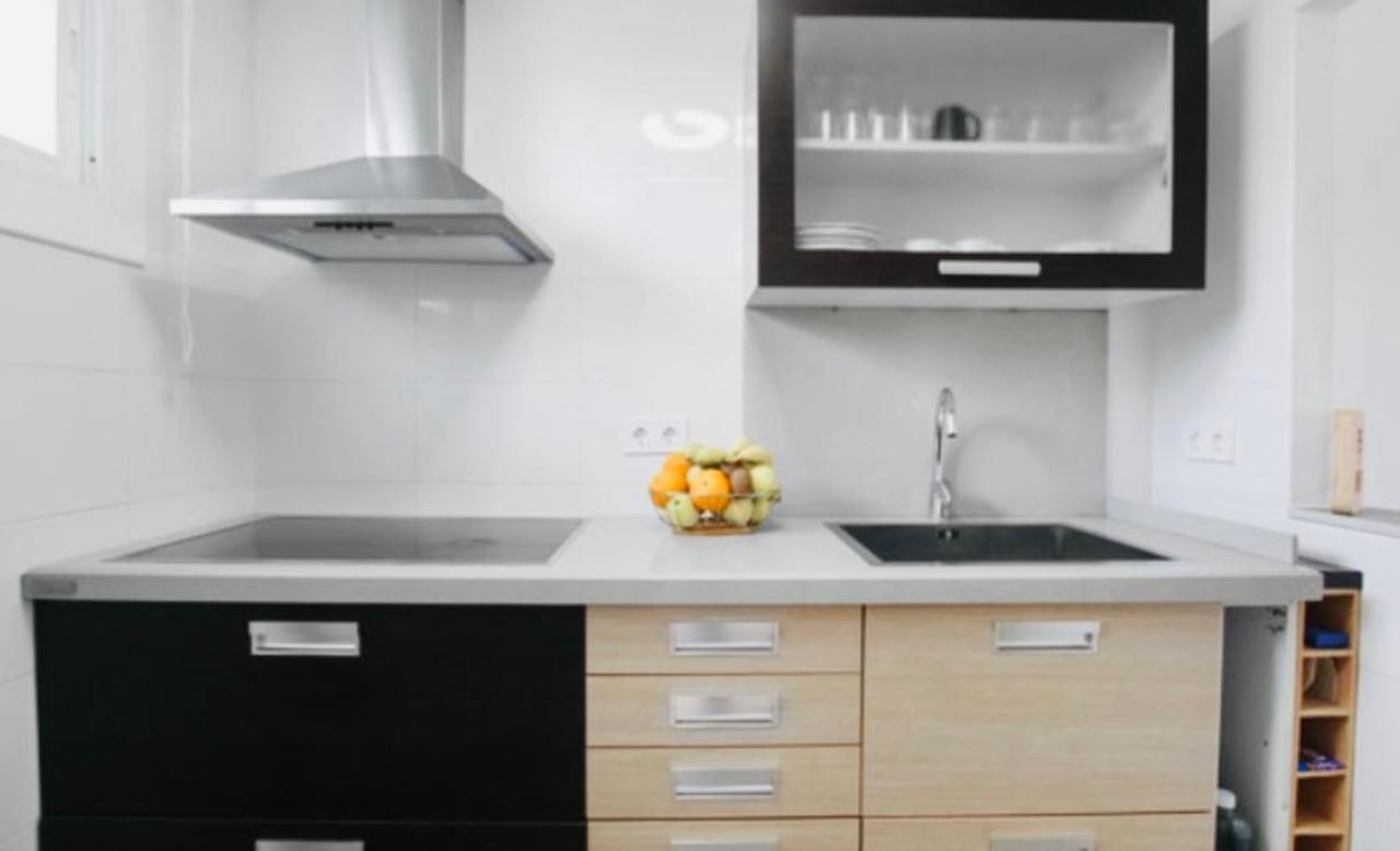 Apartamento En La Playa Con Terraza Apartment Комаруга Екстериор снимка