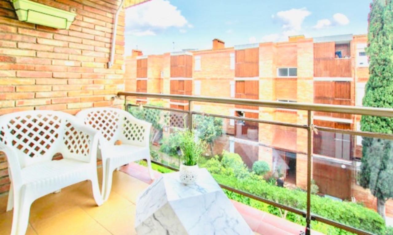 Apartamento En La Playa Con Terraza Apartment Комаруга Екстериор снимка