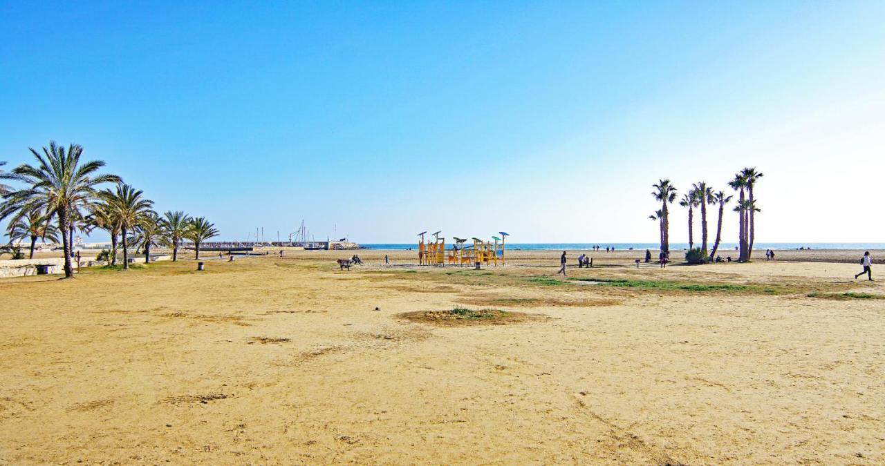 Apartamento En La Playa Con Terraza Apartment Комаруга Екстериор снимка