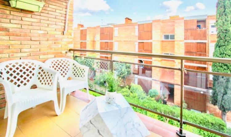 Apartamento En La Playa Con Terraza Apartment Комаруга Екстериор снимка