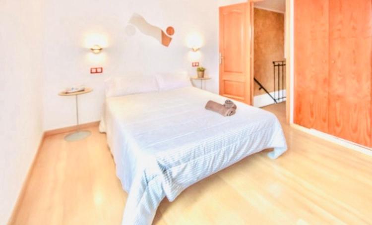 Apartamento En La Playa Con Terraza Apartment Комаруга Екстериор снимка